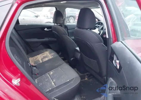 2019 Kia Forte S z USA, uszkodzony, nr VIN 3KPF34AD2KE028838